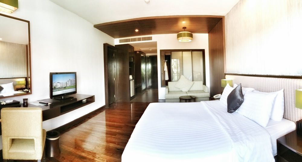 D Varee Mai Khao Beach Exterior photo