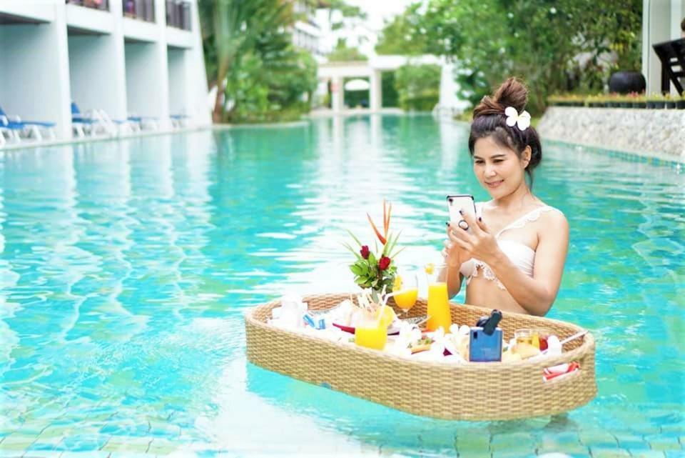 D Varee Mai Khao Beach Exterior photo